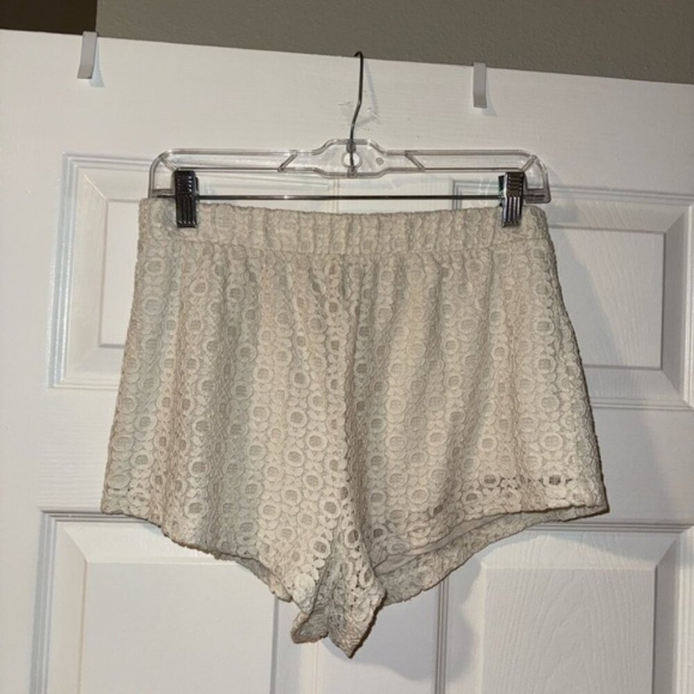 Forever 21 Cream White Circular Lace Beach Fabric Shorts - Size M 🤍